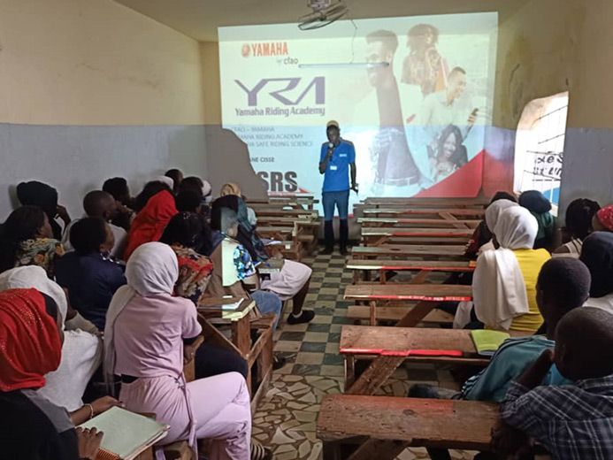 在塞内加尔为儿童举办YRA