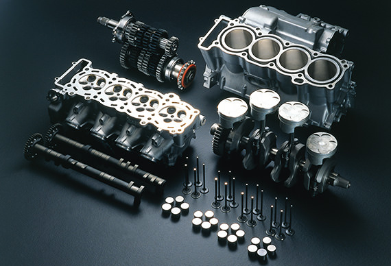 水冷·dohc·5バルブエンジン(1998年モデル)